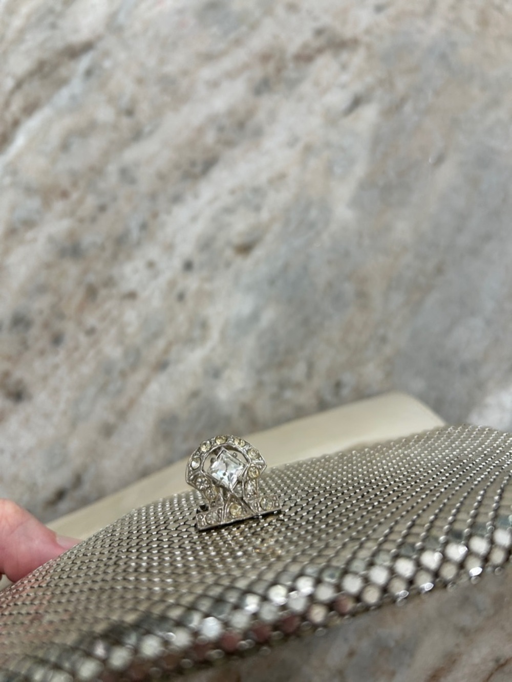 Vintage Whiting & Davis Silver Mesh Evening Bag Silver w/cubic zirconia closure - Picture 4 of 16